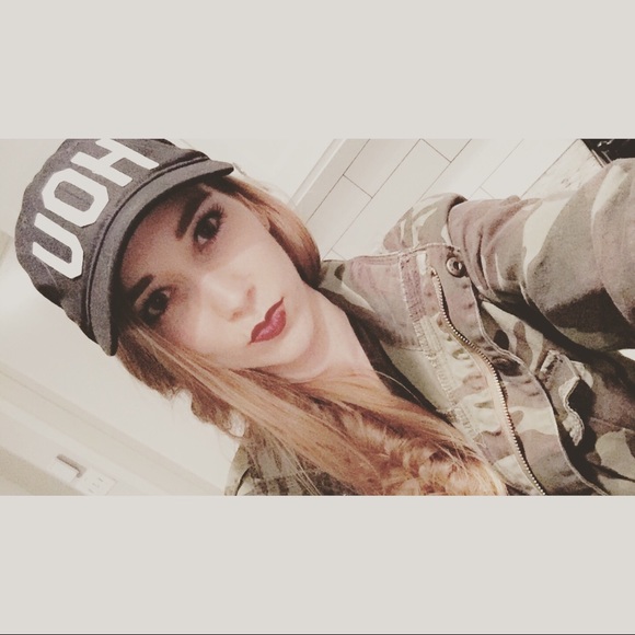 Meet Your Posher - Picture 8 of 8